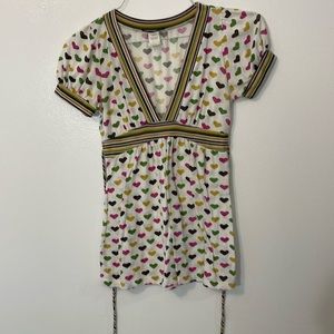 5 7 9 small white with hearts top shirt blouse made in USA 65% poly 35% rayon